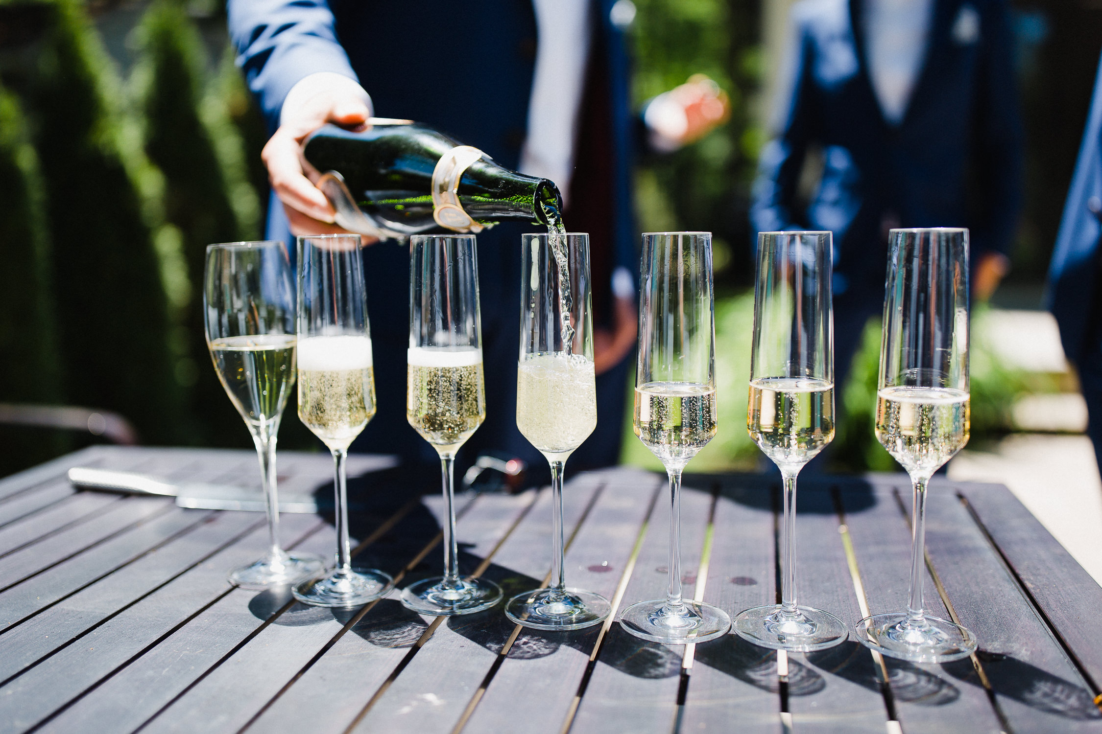 champagne-dans-des-verres